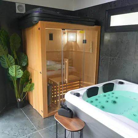 Cozy Loft With Sauna And Hot Tub